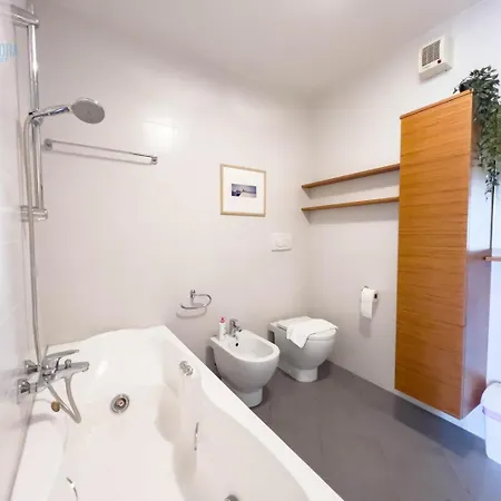 Cattedrale 5 Tirabora Short Rent Апартаменты Триест