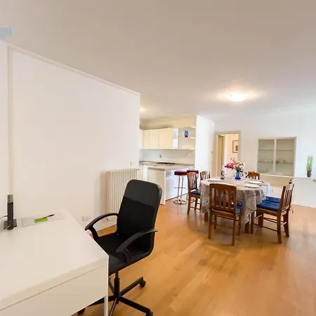 Cattedrale 5 Tirabora Short Rent Апартаменты Триест