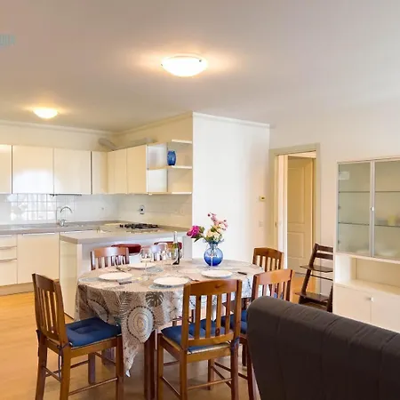 Апартаменты Cattedrale 5 Tirabora Short Rent *