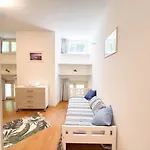 Cattedrale 5 Tirabora Short Rent, Con Parcheggio Privato Trieste