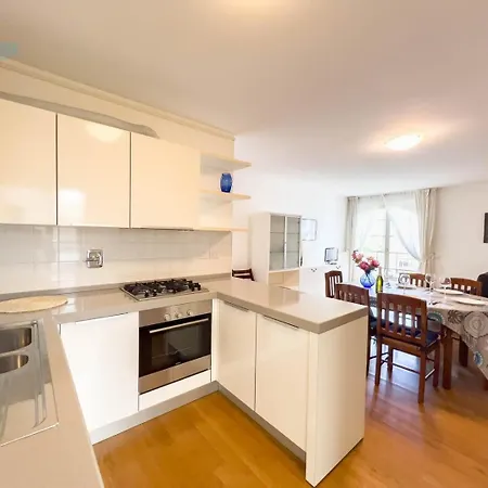 Cattedrale 5 Tirabora Short Rent, Con Parcheggio Privato Trieste