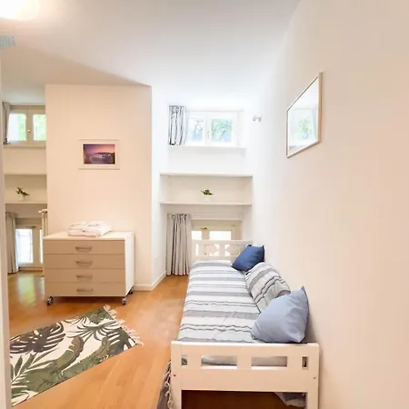 Cattedrale 5 Tirabora Short Rent, Con Parcheggio Privato Trieste